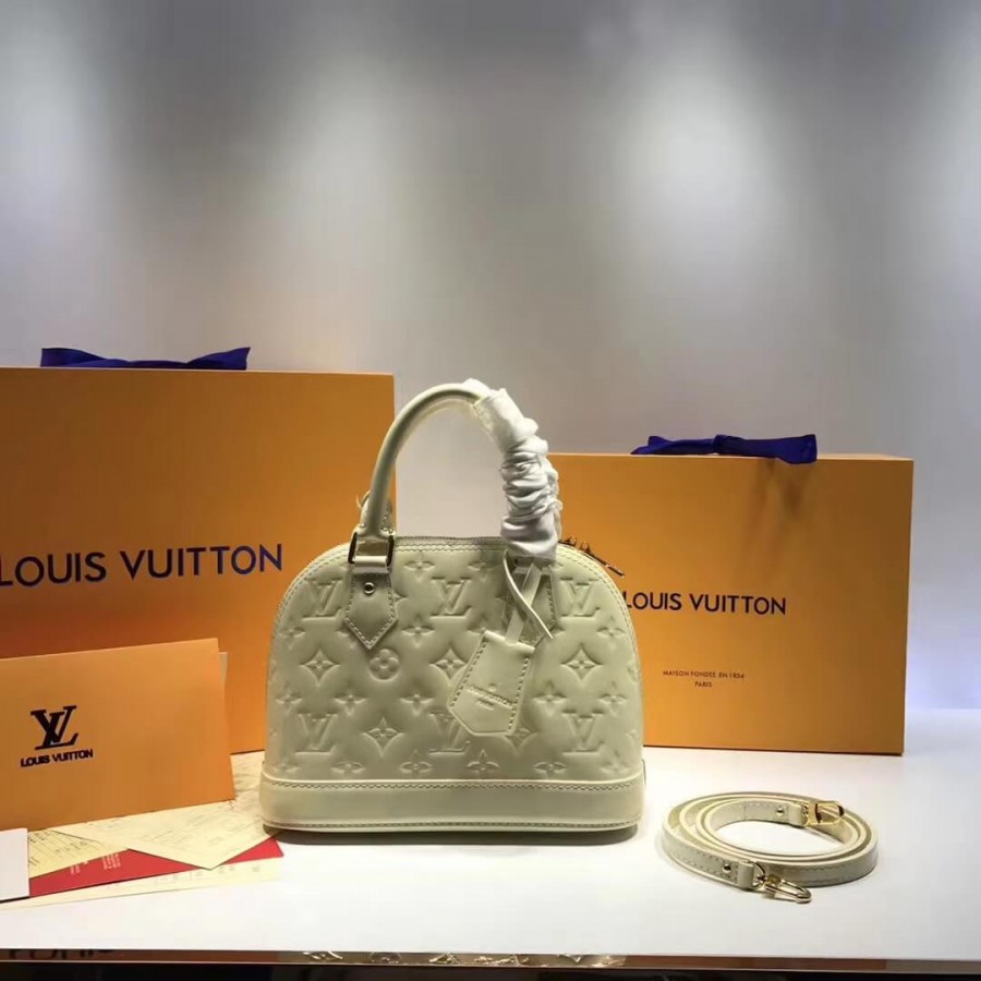 Louis Vuitton Monogram Vernis Alma BB M50415