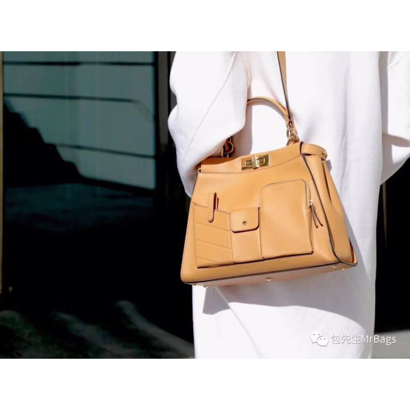 Fendi Peekaboo Iconic Medium Pocket Bag 8BN312