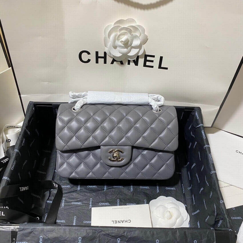 Chanel Small Classic Double Flap Bag A01113 in Lambskin