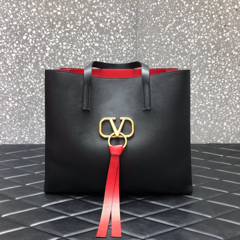 Valentino Garavani Large Vring Shopping Tote A0090