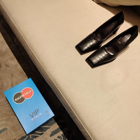 Balenciaga 8cm heel crocodile pattern leather women s shoes