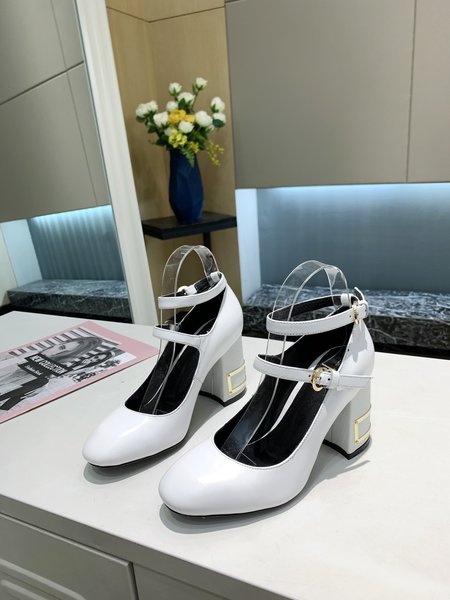 Louis Vuitton Bliss calfskin shoes Monogram lacquered canvas