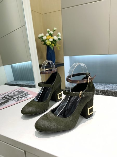 Louis Vuitton Bliss calfskin shoes Monogram lacquered canvas