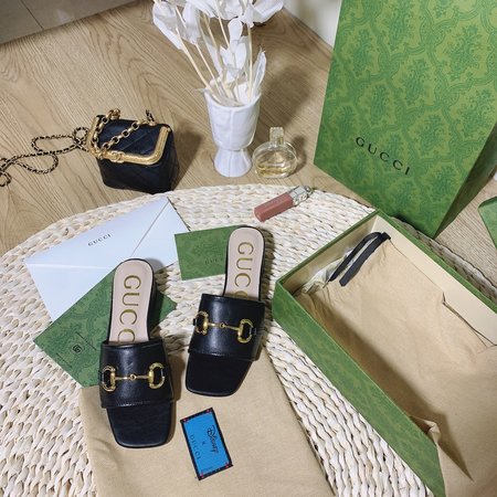Gucci New slippers classic GG buckle