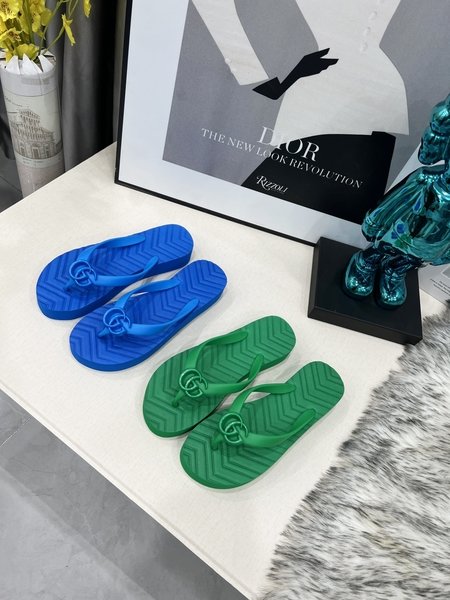 Gucci Double G logo slippers