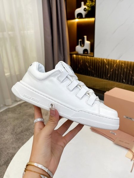Miu Miu Original first layer cowhide white shoes