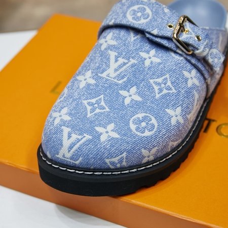 Louis Vuitton vintage sandals slippers