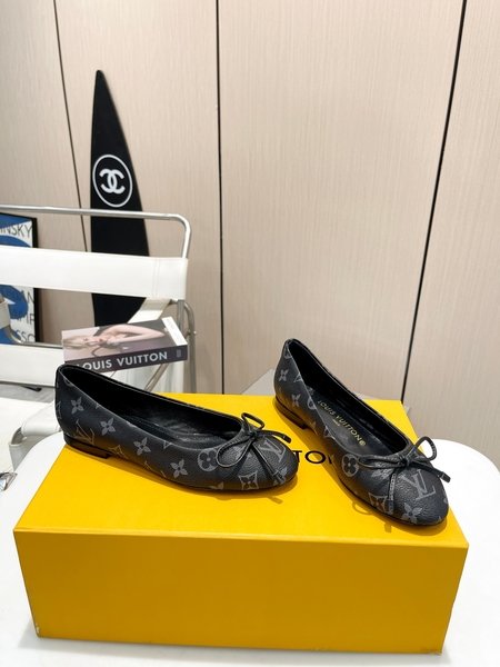 Louis Vuitton Bow ballet flats for women