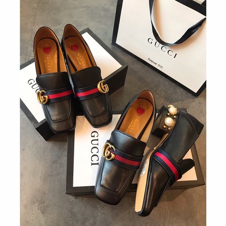 Gucci Calfskin slippers with GG buckle