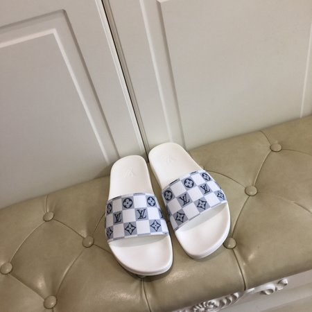 Louis Vuitton Couple slippers