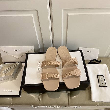 Gucci New slippers