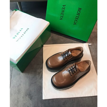 Bottega Veneta Platform leather shoes with round toe design