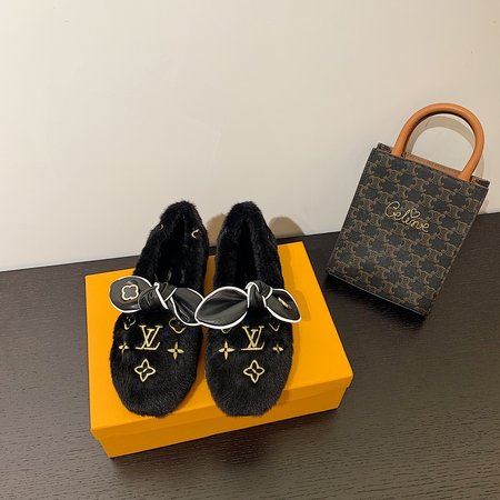 Louis Vuitton Wool shoes