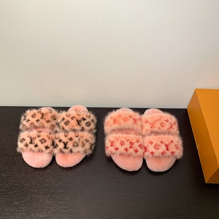 Louis Vuitton Mink slippers