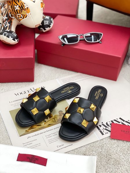 Valentino Garavani Roman Stud sheep leather slippers
