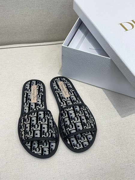 Dior Outdoor beach shoes home slippers