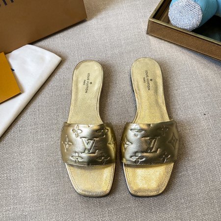 Louis Vuitton Sheepskin flat shoes slippers