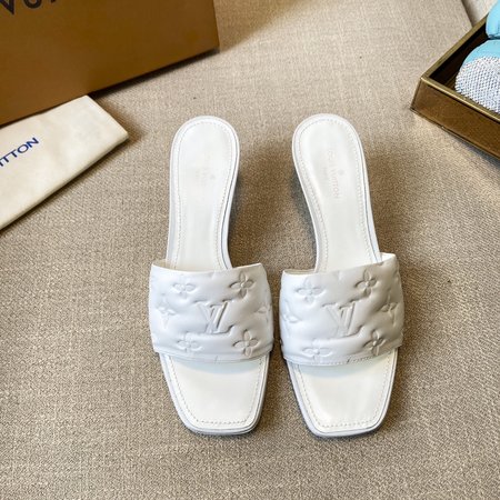 Louis Vuitton Sheepskin flat shoes slippers