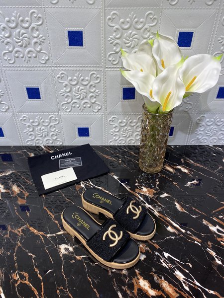 Chanel Round head wooden slippers round head