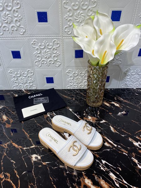 Chanel Round head wooden slippers round head