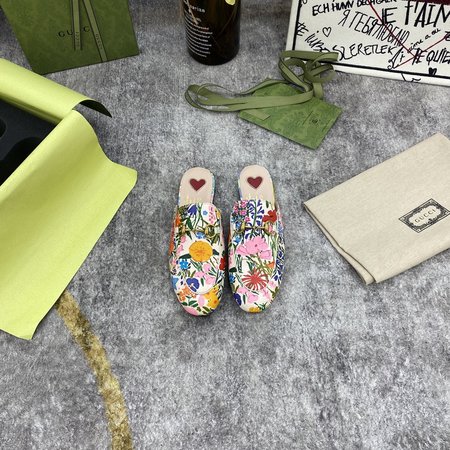 Gucci 3D printed slippers
