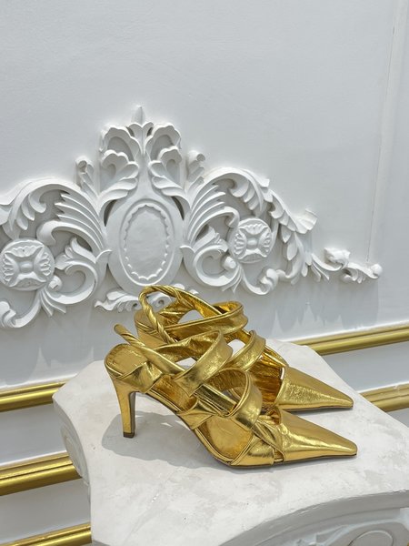 Bottega Veneta cross kelp shoes