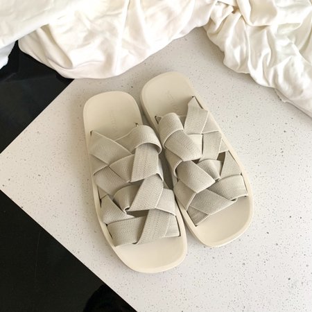 Bottega Veneta Woven elastic strap slippers