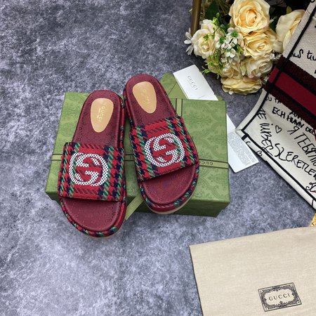 Gucci Embroidered printed platform slippers