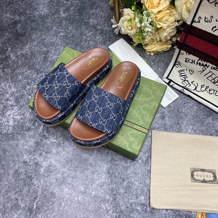 Gucci Embroidered printed platform slippers