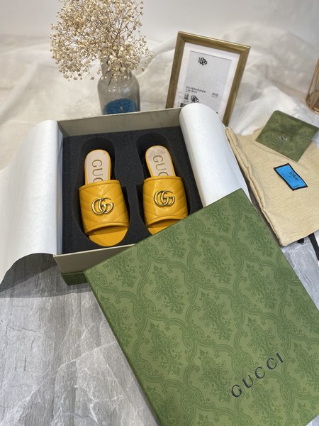 Gucci GG buckle slippers Quilted leather slippers calfskin + canvas lining sheepskin