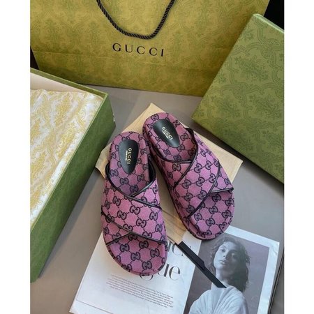 Gucci Jacquard technology and special printing technology for thick-soled slippers
