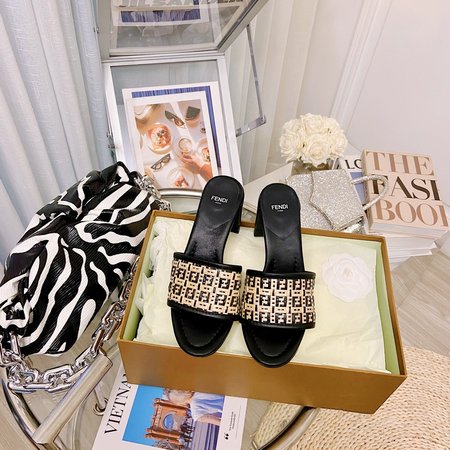 Fendi FF sandals cowhide material sheepskin lining