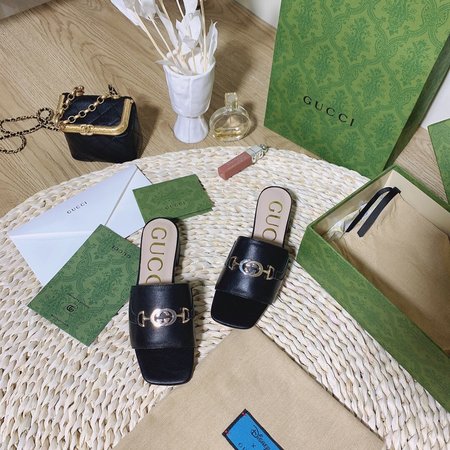 Gucci New slippers classic GG buckle