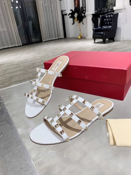 Valentino Hollow design with classic rivet block heel sandals
