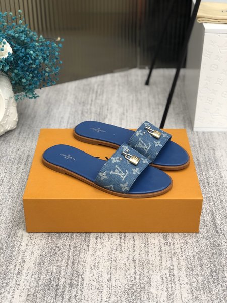 Louis Vuitton Lock It slippers Monogram metal monogram clasp