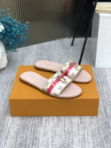 Louis Vuitton Lock It slippers Monogram metal monogram clasp