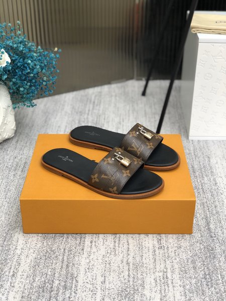Louis Vuitton Lock It slippers Monogram metal monogram clasp