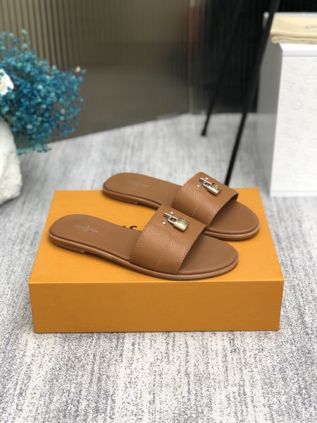 Louis Vuitton Lock It slippers Monogram metal monogram clasp