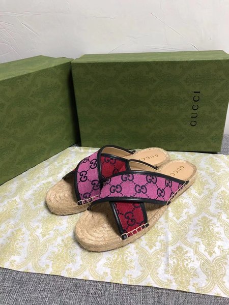 Gucci Leather edging straw woven flat slippers