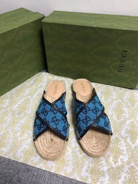 Gucci Leather edging straw woven flat slippers