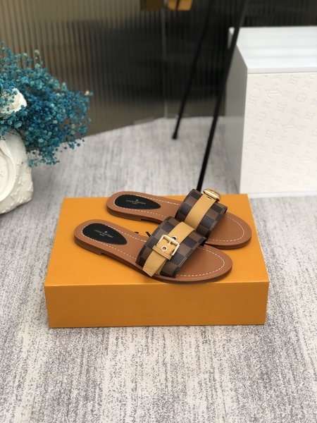 Louis Vuitton Lock It slippers Monogram metal monogram clasp