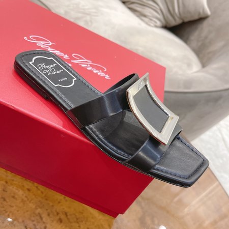 Roger Viver Classic Buckle Toe Flat Slides
