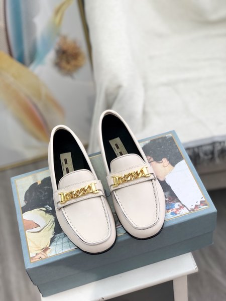 Gucci Autumn chain loafers