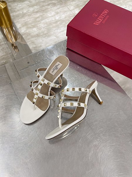 Valentino Hollow design with classic rivet high-heeled sandals