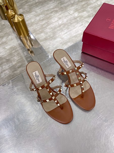 Valentino Hollow design with classic rivet high-heeled sandals