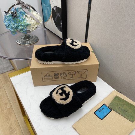 Gucci GG wool slippers embroidered Logo