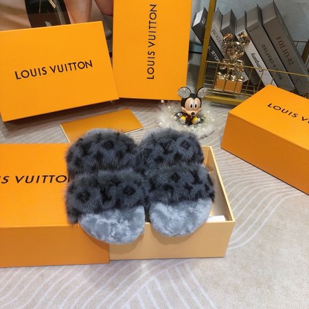Louis Vuitton Mink slippers