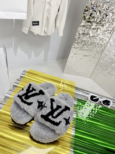 Louis Vuitton Furry wool slippers