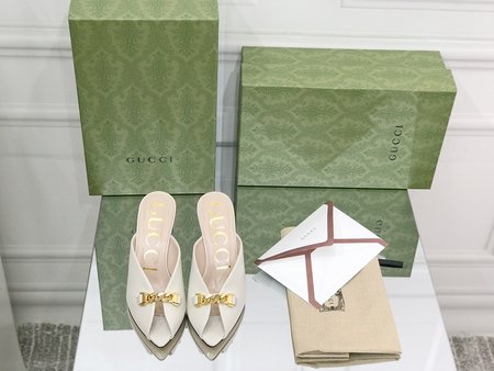 Gucci Open toe fish mouth sandals and slippers