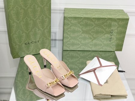 Gucci Open toe fish mouth sandals and slippers